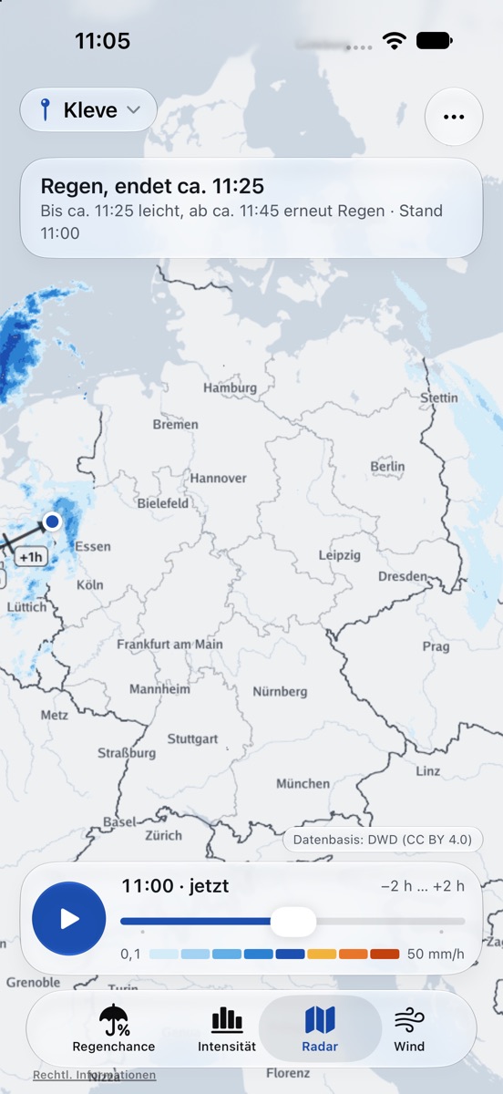 Blitzregen auf dem iPhone: Radarkarte von Deutschland mit Regengebieten, Kurzvorhersage „Regen, endet ca. 11:25“ und Zeitleiste.